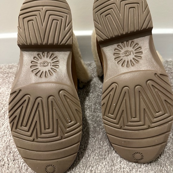 Uggs - Cozy Tan Shearling-Lined Boots - Picture 8 of 8